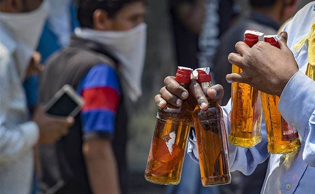 印度比哈尔邦假酒事件已致16死，警方逮捕5人