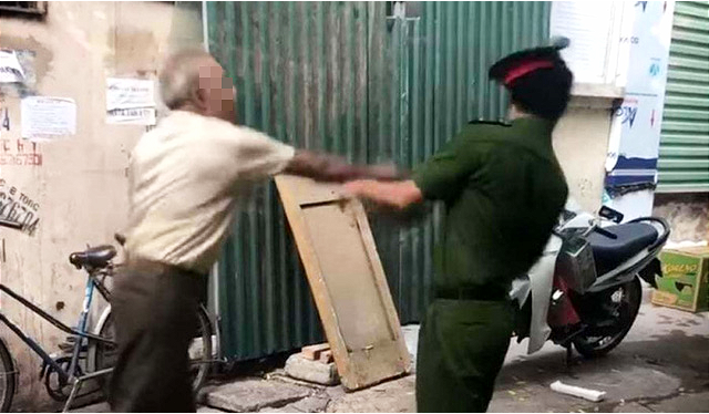越南79岁老人不戴口罩外出还袭警 或被起诉