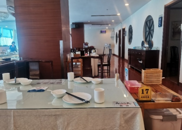 济南市开展“食安桌签”进餐厅活动