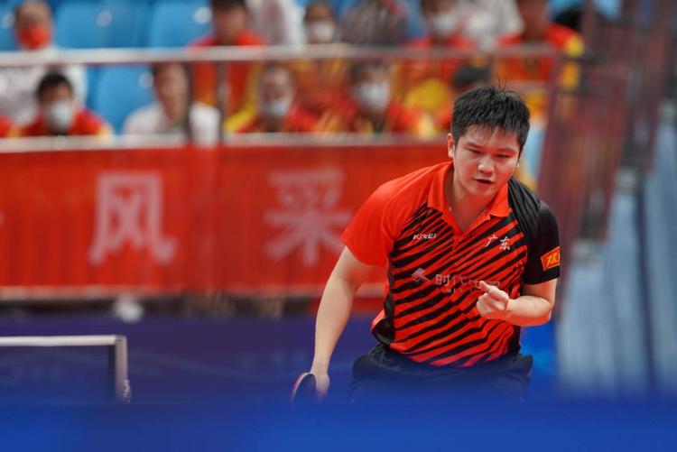 樊振东战胜刘丁硕，获得全运会乒乓球男单金牌！