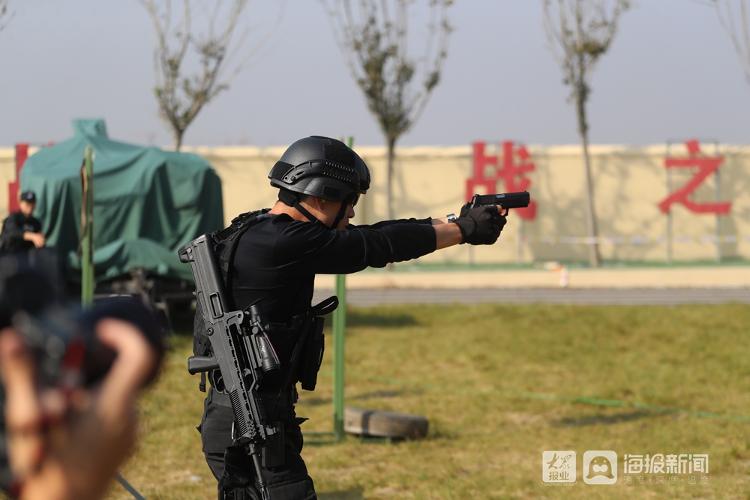 超燃長短槍互換射擊多姿勢狙擊實拍青島特警實戰大練兵