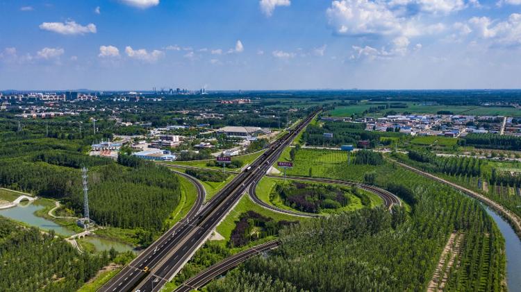 齐鲁高速前身为山东济菏高速公路有限公司,2018年7月在港交所挂牌上市