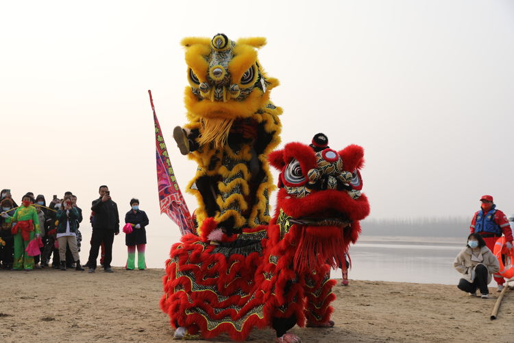 平阴河灯节图片