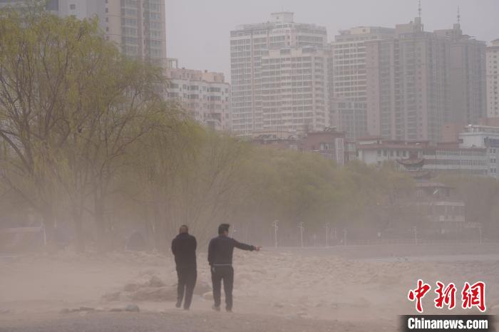 沙尘席卷9省份 今年中国会上演“黄沙漫天”吗？