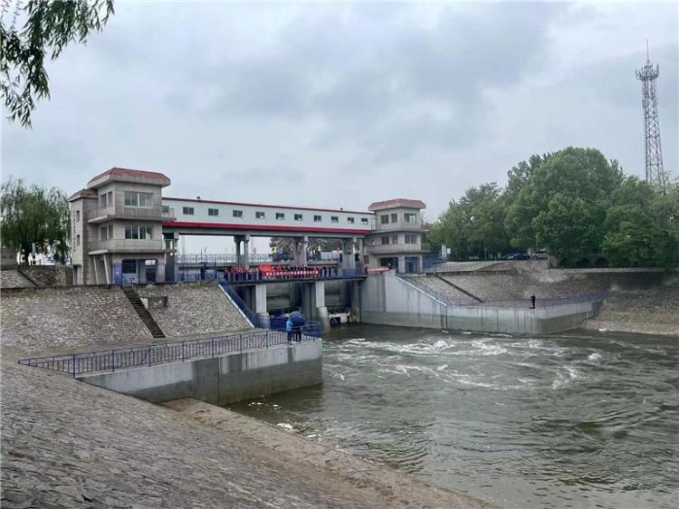 德州市四女寺枢纽开闸京杭大运河全线通水迎来世纪复苏