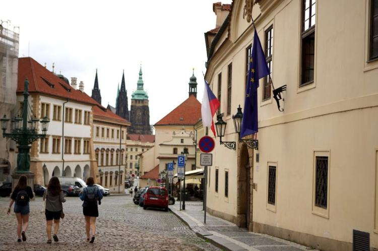 捷克政府批准用电用气限价计划