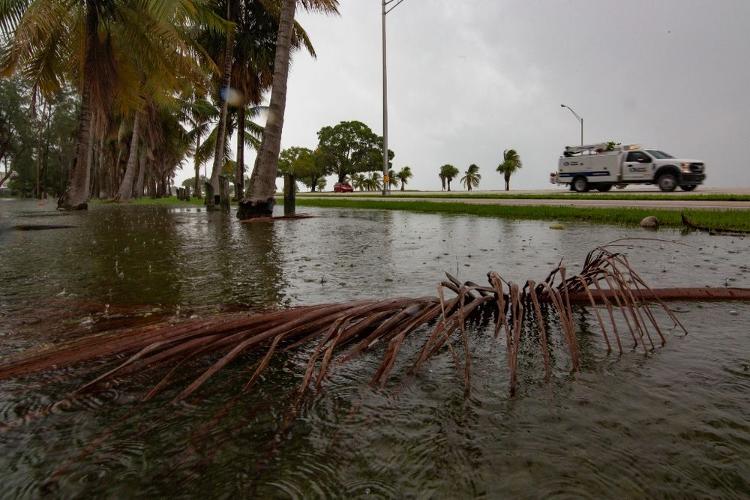 飓风“伊恩”强势登陆佛罗里达　180万用户断电