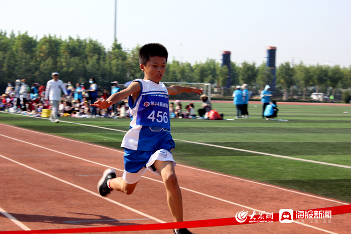 东营市胜利第五中学举办第44届秋季田径运动会