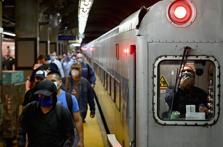 纽约今年已发生8起地铁谋杀案 美媒：公共安全状况严重恶化