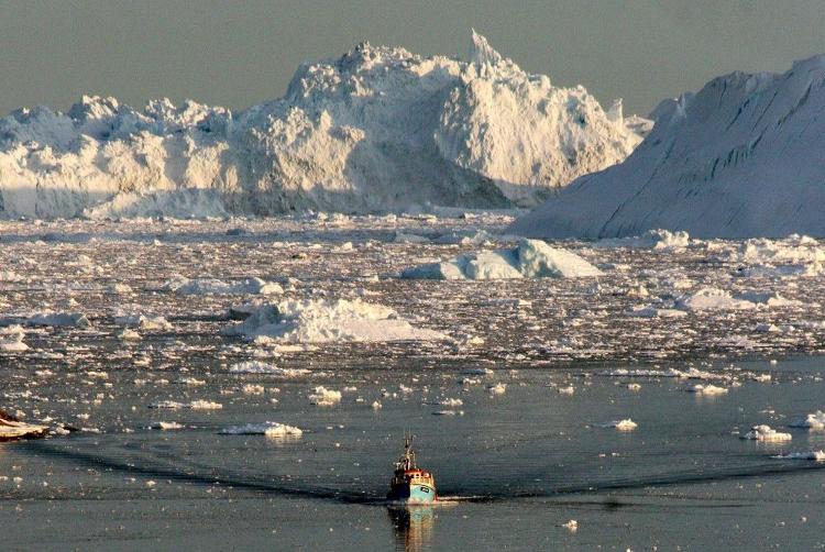研究：格陵兰岛部分冰盖变薄比预想严重