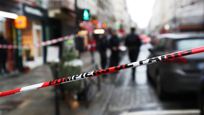 巴黎槍擊事件細節披露，事發地現場發生衝突3.72.1.1