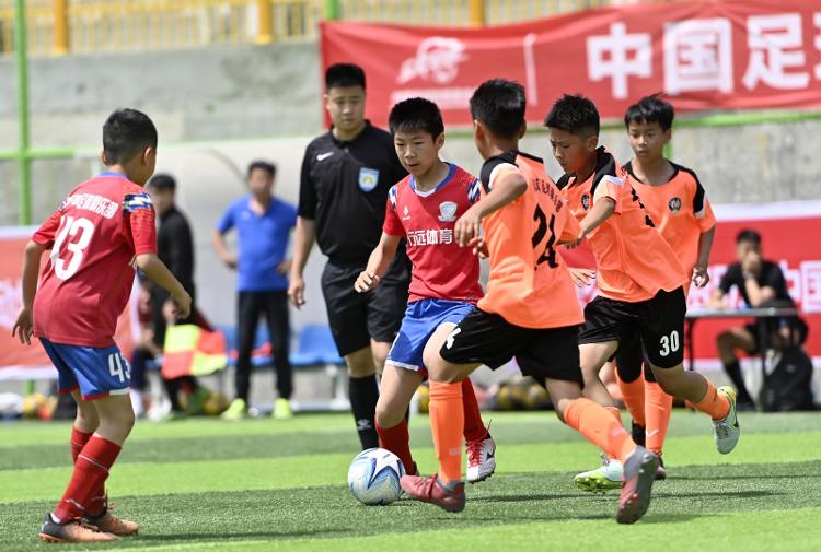 第四届“中国体育发展基金会杯”中国城市少儿足球联赛（济南赛区）开赛