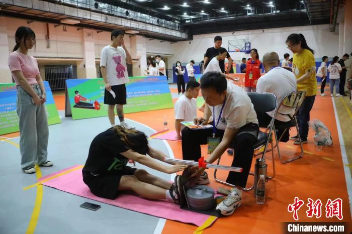 国家体育锻炼标准测试比赛北京西城举行：倡导全民科学健身