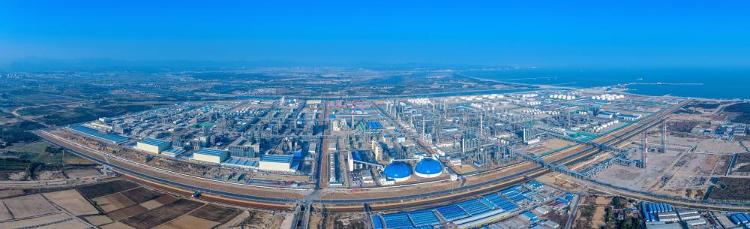 “超级炼化航母”启航！中国石油广东石化炼化一体化项目全面投入商运　