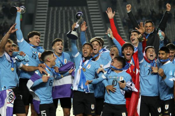 乌拉圭队夺得U20男足世界杯冠军