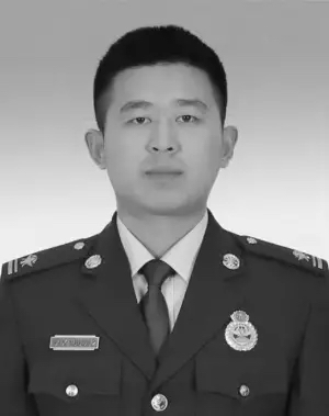 山東籍消防員馮振在北京強降雨搶險救災中壯烈犧牲