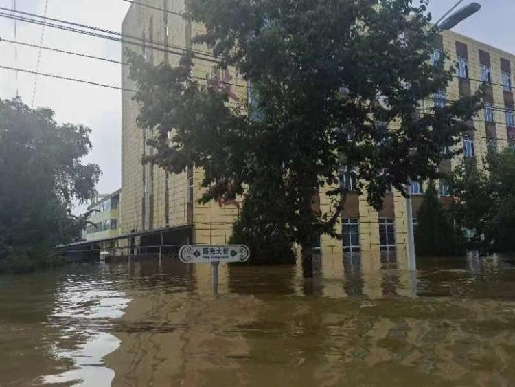 近百支救援力气抵达涿州，水面有所下降