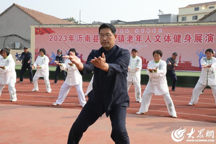 沂南县苏村镇:文体健身会 别样夕阳红