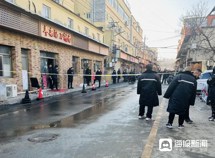 海报直击丨北京一自建房因电动车起火致4人死亡，现场过火痕迹明显