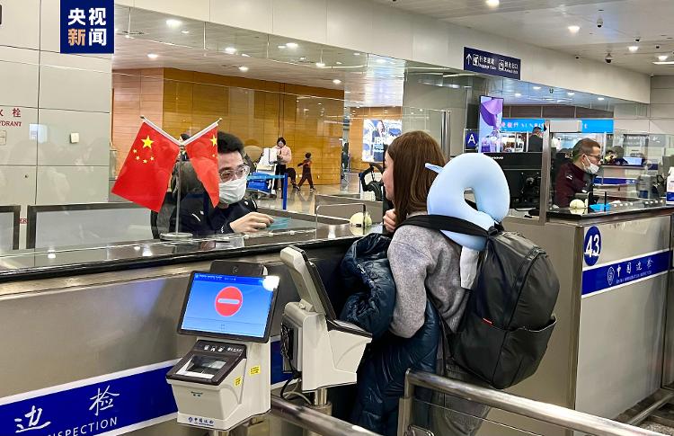 元旦假期上海两大国际机场口岸出入境客流总量预计将达到23.4万人次