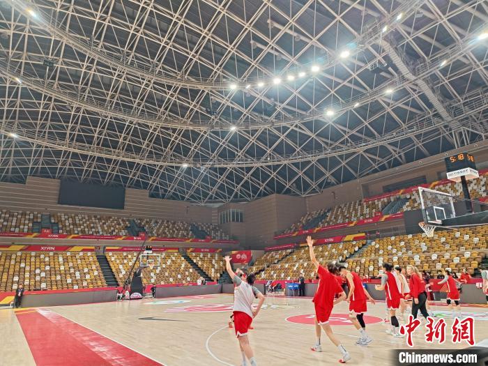奥运女篮资历赛中国赛区大战在即 中国女篮宣告12人名单