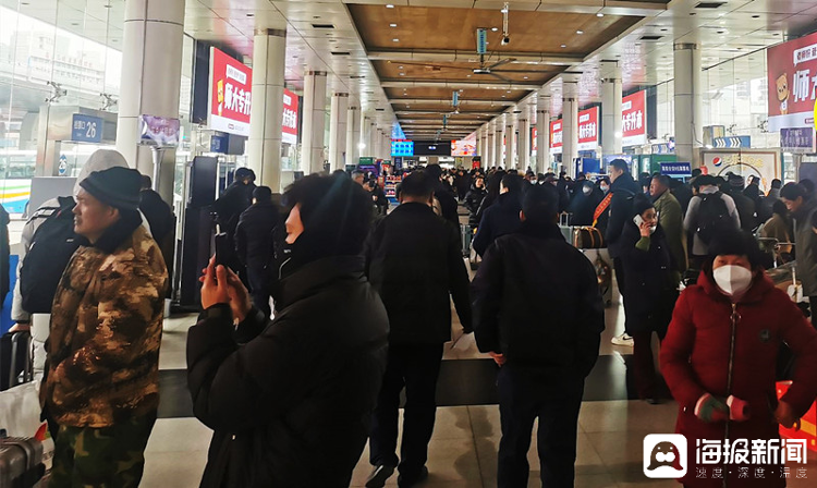 叢萍 張大衛 報道2月2日,農曆小年,濟南長途汽車總站的候車大廳裡