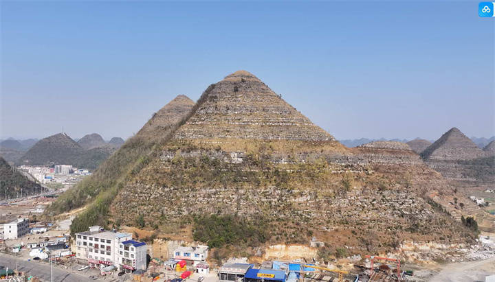 贵州安龙“金字塔”火爆收集，地质专家：大自然巧夺天工，不必过剖析读