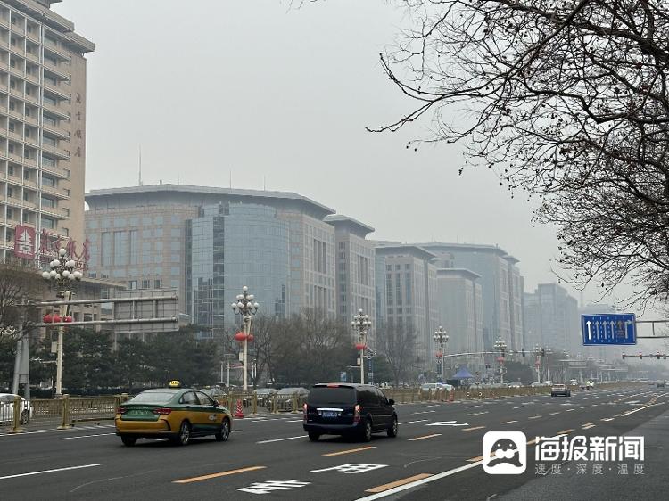 今春首次跨境传输型沙尘天气来袭 京津冀等11省区市有扬沙或浮尘天气