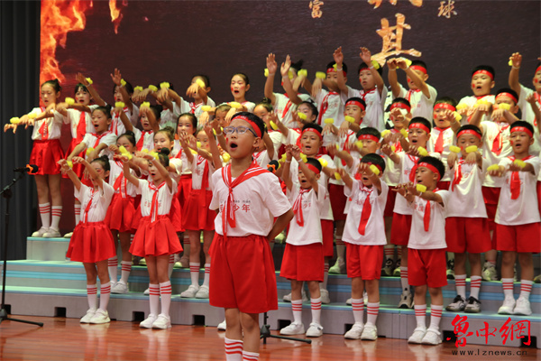 而生,向美成长——淄博经开区傅家实验小学举行庆六·一班级合唱
