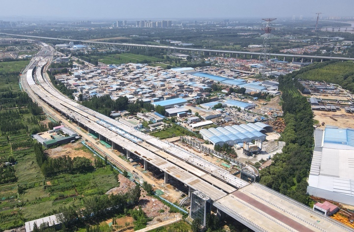 项目强省会｜吊装北端最后一段钢架 济南黄河齐鲁大桥建设积极推进 