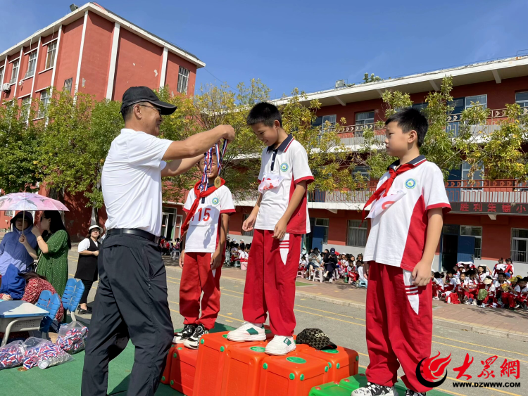 简篇-运动润童心 金秋展风采——东营市胜利集输小学秋季运动会实记