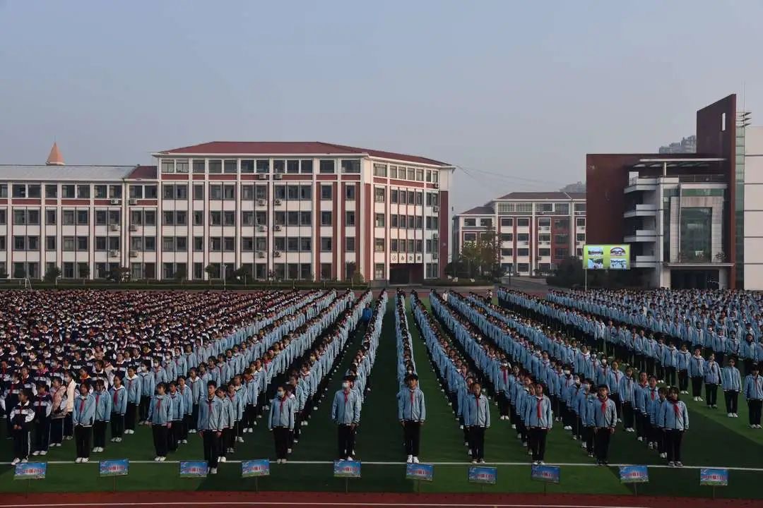 临沂十六中学图片