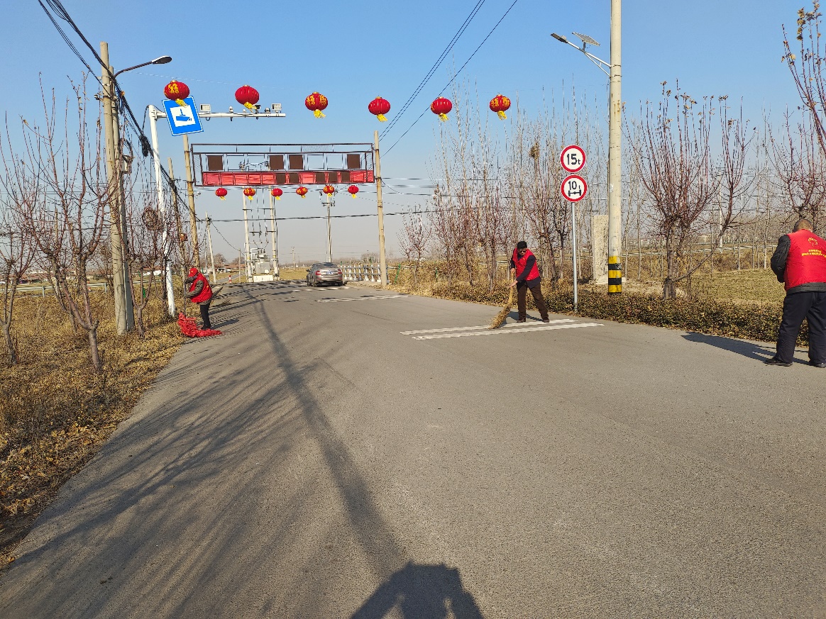 桓台县马桥镇东潘村:挂灯笼迎新春 美丽乡村年味浓