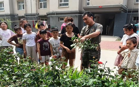 省科协派驻梁山县赵堌堆乡第一书记开展系列关爱青少年活动