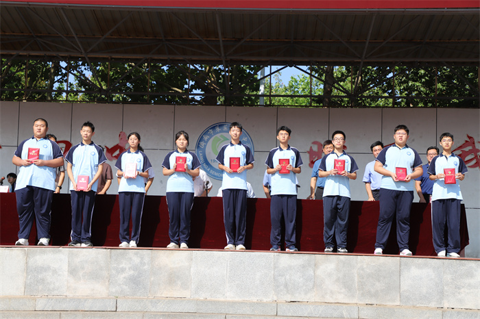 济南市莱芜第四中学图片